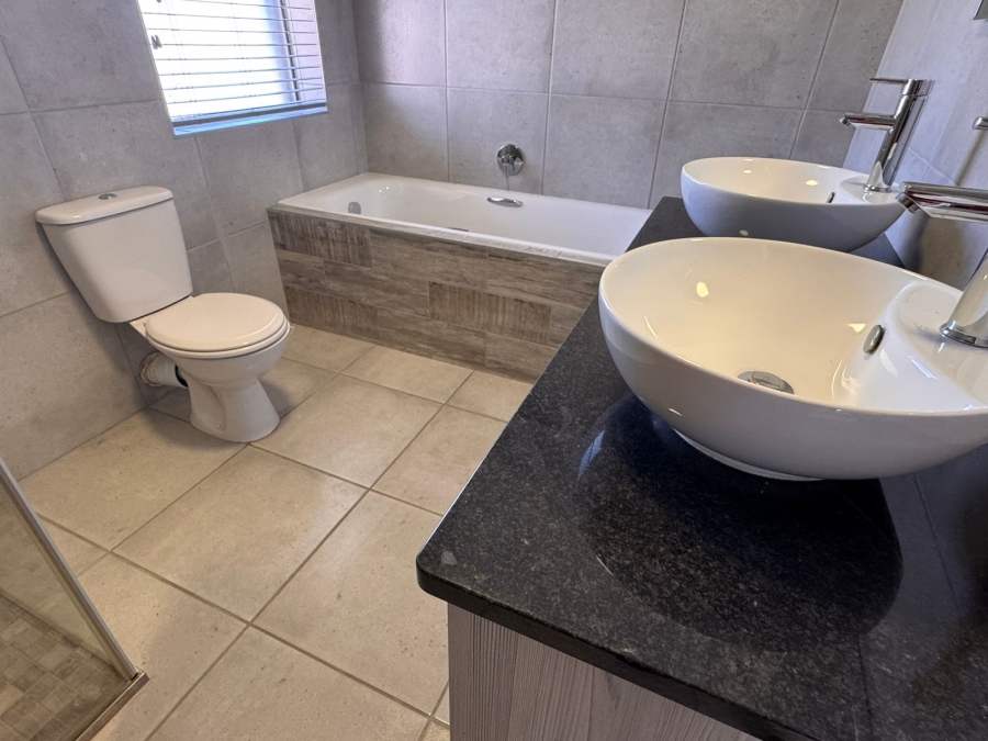 4 Bedroom Property for Sale in Hartenbos Heuwels Western Cape